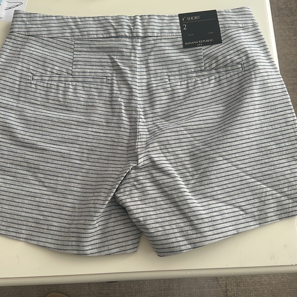 Banana Republic Shorts NWT - Picture 5 of 9